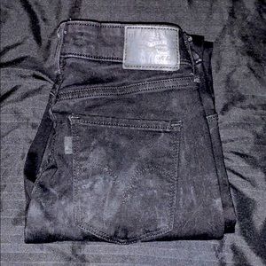 Classic mid rise skinny jean